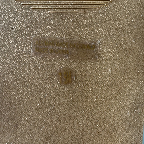 Worn Once~Dolce Vita Women's Tan Sandals with Gold Buckle - Picture 3 of 3